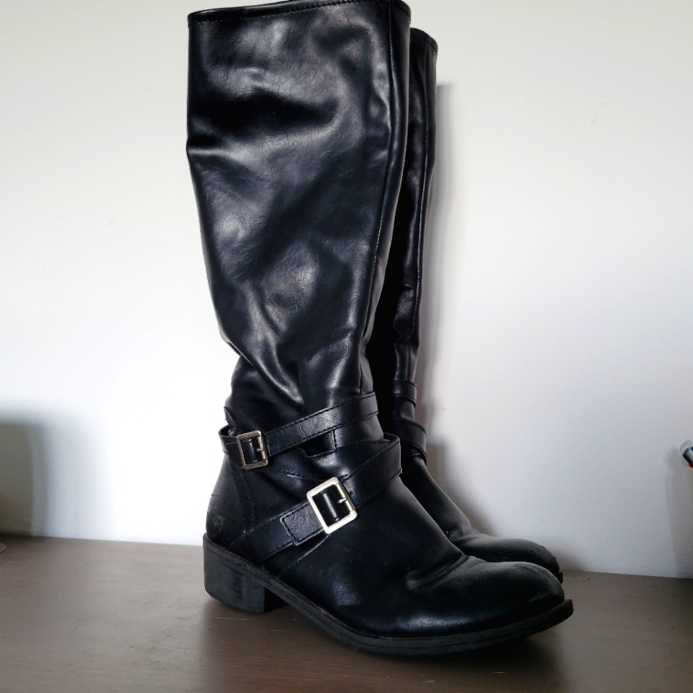 Black riding boots